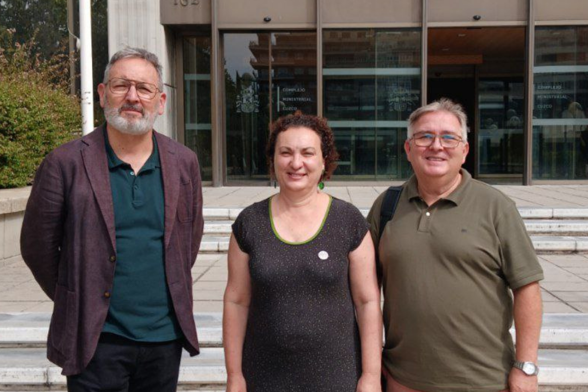 Diego Rodrguez, Teresa Esperab y Santiago Cuesta, representantes de FECCOO