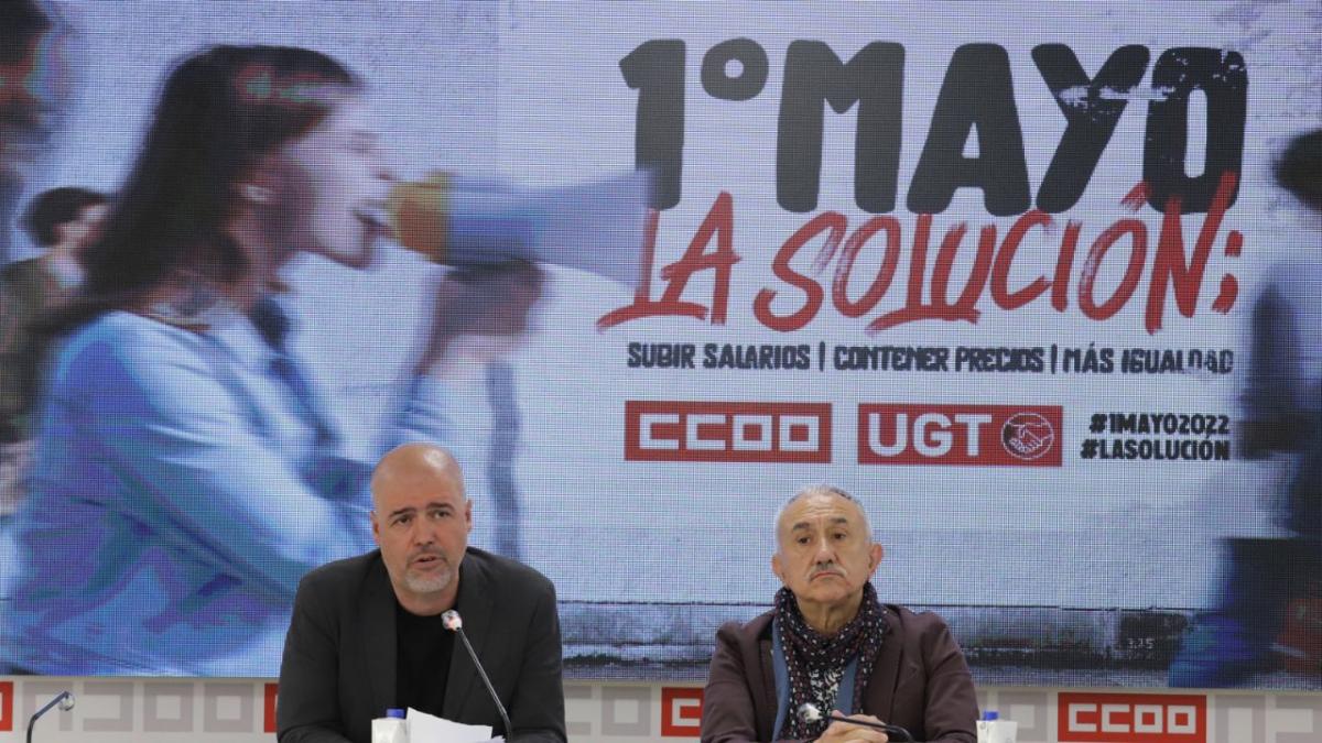 El secretario general de CCOO, Unai Sordo, y el de UGT, Pepe Álvarez, durante la rueda de prensa para presentar los actos del 1º de Mayo.