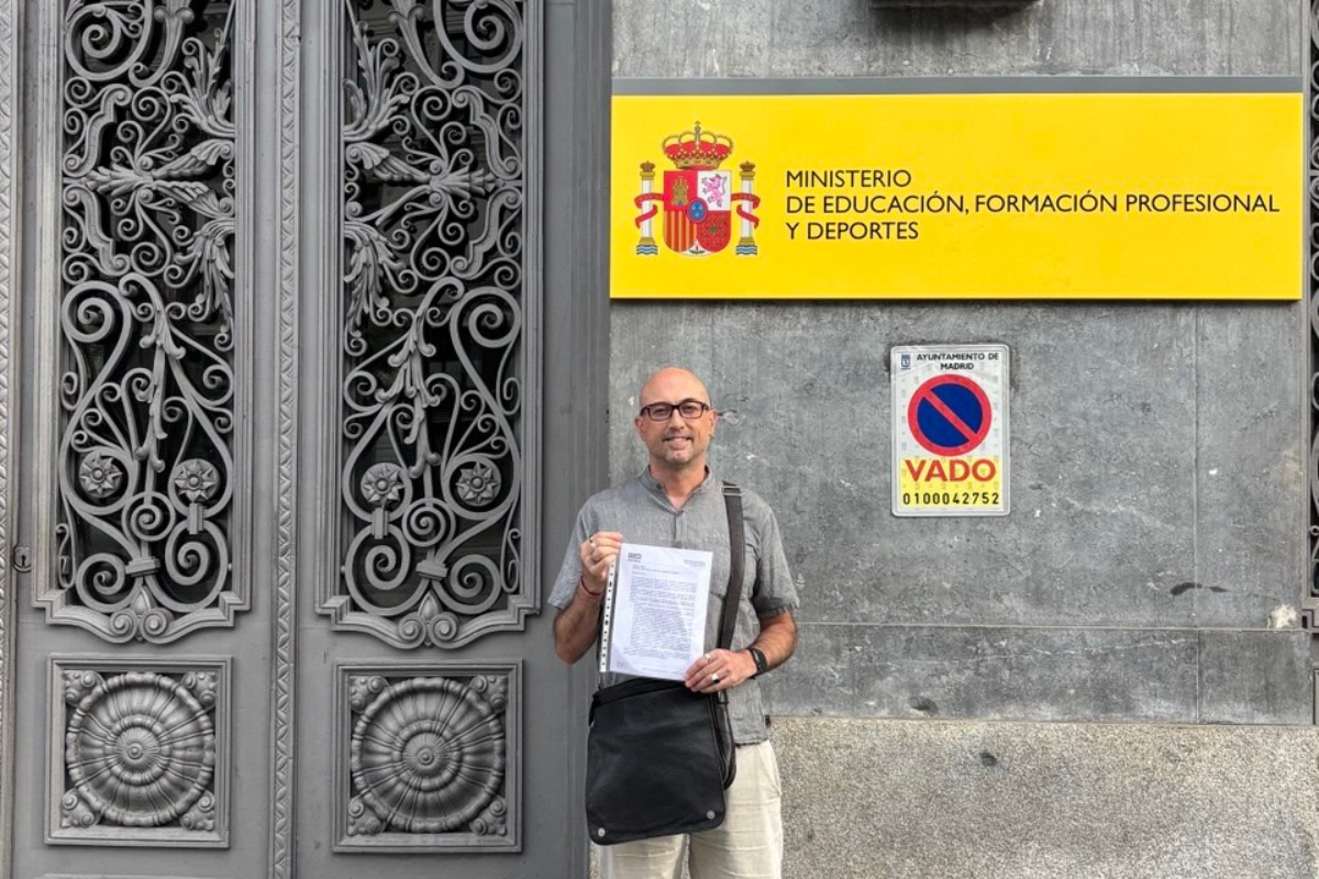 Registro de la carta a la ministra Milagros Tolón